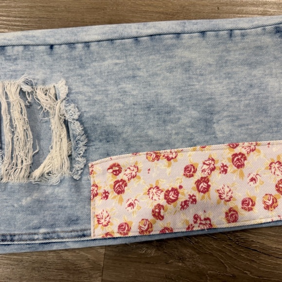 Francesca's Collections Light Blue Distressed Jeans with Floral Patchwork - Picture 6 of 8